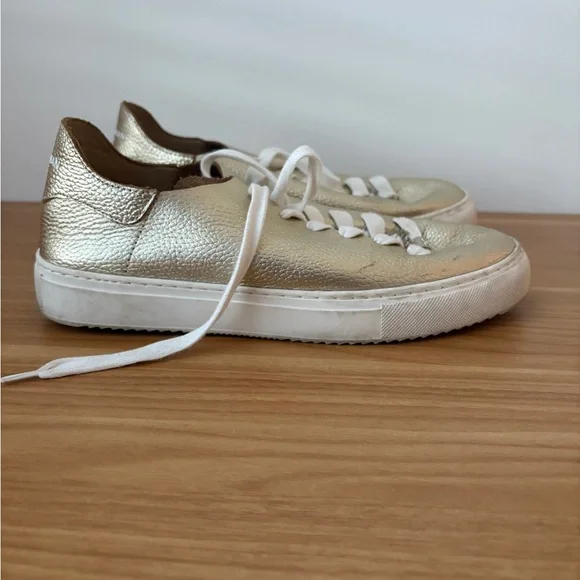 Sam Edelman Metallic Gold Textured Sneakers - Picture 5 of 7